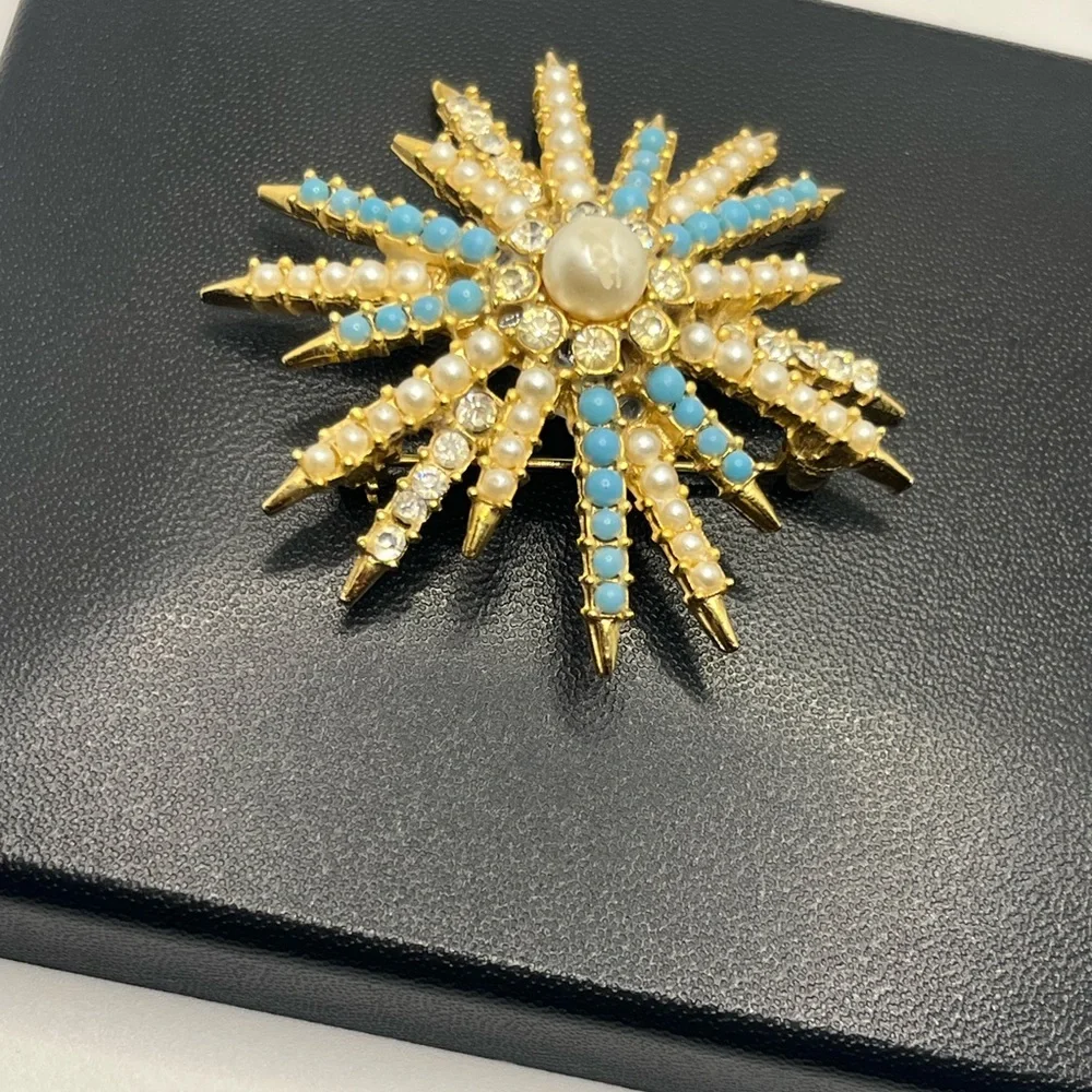 MCM starburst faux pearl turquoise rhinestone vintage brooch pin gold tone - Picture 8 of 14